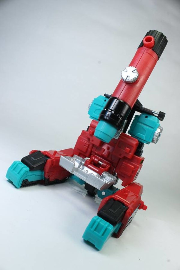 Deluxe Perceptor   More Titans Return Wave 4 Photos  (6 of 23)